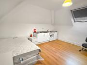 c Clayponds Lane, London TW8, 1 bed flat to rent, £795...