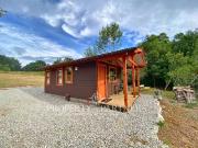 Cabaña full equipada en parcela con bosque y sendero privado