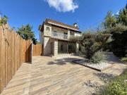 CABRIÈS / APPARTEMENT AVEC TERRASSE ET JARDIN PROCHE VILLAGE