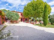 Cabries: bastide de 254m²