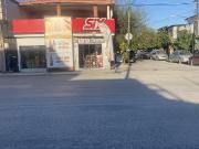 CACA EN VENTA EN ESQUINA CON LOCAL CON PERMISO DE VENTA...