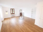 CACHET AUTHENTIQUE AVEC TERRASSE, PROCHE DU LAC