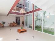 Cada com 04 quartos na Demétrio Ribeiro