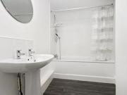 Caledonian Place, Edinburgh, EH11 3 bed flat to rent...