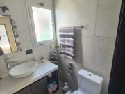 Cálida y luminosa casa esquina en barrio privado de...