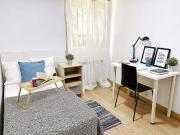 Calle Illescas, 49, Bajo ONLY STUDENTS