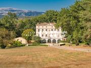 CALLIAN Splendide manoir avec court de tennis et héliport