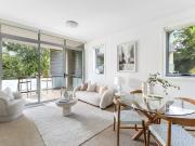 Calm and leafy sanctuary with Roseville's best...