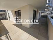 Calme, à côté de la gare du Tramway, belle Terrasse de 45 m2