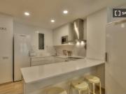 Cama en habitación compartida en piso de 4 habitaciones...