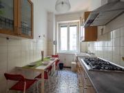 Camera arredata in appartamento a Navigli, Milano