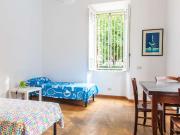 Camera arredata in appartamento a San Giovanni, Roma Camera arredata in appartamento a San Giovanni, Roma