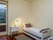 Camera arredata in appartamento con 3 camere da letto in...