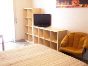 Camera Celeste con Balcone vicino Metro Roma