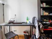 Camera con balcone in appartamento con 3 camere da letto...