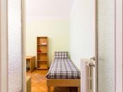 Camera da letto in appartamento in Città Studi, Milano