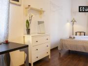 Camera doppia in appartamento a Trieste, Roma