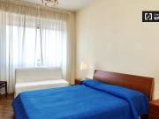 Camera doppia in appartamento con 2 camere da letto a...