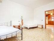 Camera doppia in casa di 4 camere Tor Vergata, Roma