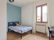 Camera in affitto in appartamento con 3 camere da letto...