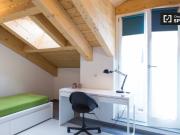 Camera in affitto in appartamento con 3 camere da letto...