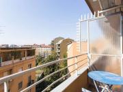 Stanza in appartamento con 3 camere da letto in affitto...