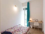 Camera in affitto in appartamento con 3 camere da letto...