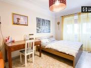 Stanza in un appartamento condiviso con 3 camere da...