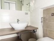 Camera in affitto in appartamento con 3 camere da letto...