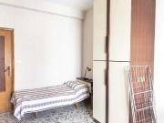 Camera in affitto in appartamento con 3 camere da letto...