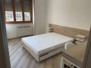 Camera in affitto in appartamento con 3 camere da letto...