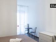 Camera in affitto in appartamento con 3 camere da letto...