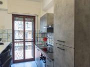 Camera in affitto in appartamento con 3 camere da letto...