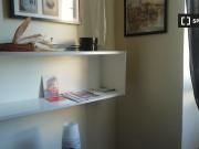 Camera in affitto in appartamento con 3 camere da letto...