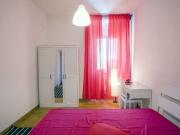 Camera in affitto in appartamento con 3 camere da letto...