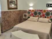 Camera in affitto in appartamento con 4 camere da letto...