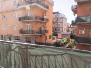 Camera in affitto in appartamento con 4 camere da letto...