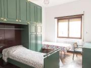 Camera in affitto in appartamento con 4 camere da letto...