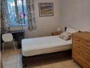 Camera in appartamento condiviso con 4 camere da letto a...