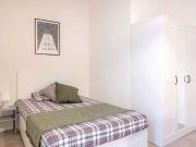 Camera in appartamento condiviso con 7 camere da letto...