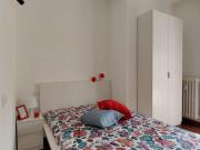 Camera in affitto in appartamento con 6 camere da letto...