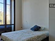 Stanza in un appartamento condiviso con 7 camere da...