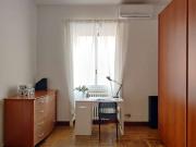 Camera in affitto in appartamento con 7 camere da letto...