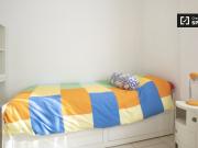 Camera in appartamento con 2 camere da letto a Precotto,...