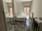 Camera in appartamento con 4 camere da letto a Sesto San...