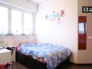 Camera in appartamento con 4 camere da letto a Tufello, Roma