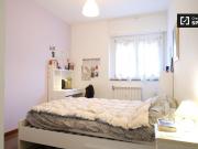 Camera in appartamento con 4 camere da letto a Tufello, Roma