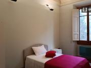 Camera in appartamento con 7 camere da letto, Campo di...