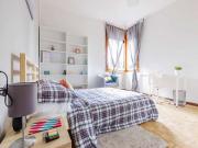 Camera in appartamento condiviso con 3 camere da letto a...