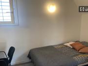 Camera in appartamento condiviso con 3 camere da letto...